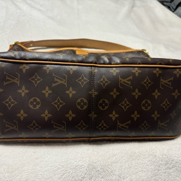 Authentic Delightful MM - Picture 5 of 12